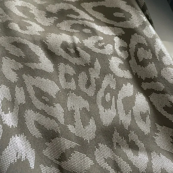 Heroine Sport workout/athletic set sport bra and leggings - Picture 4 of 7